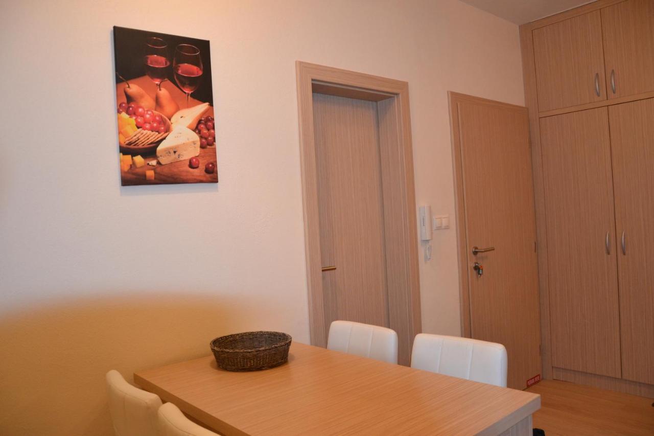 Apartman V Starej Lesnej S Balkonom Stara Lesna Bagian luar foto