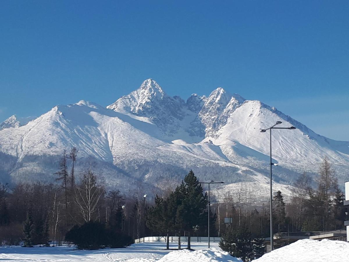Apartman V Starej Lesnej S Balkonom Stara Lesna Bagian luar foto