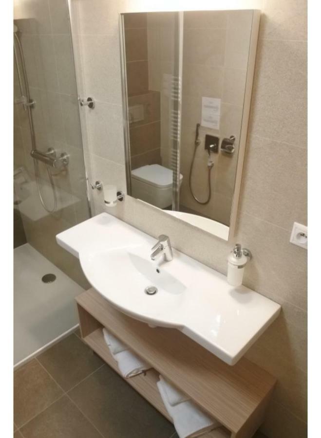 Apartman V Starej Lesnej S Balkonom Stara Lesna Bagian luar foto